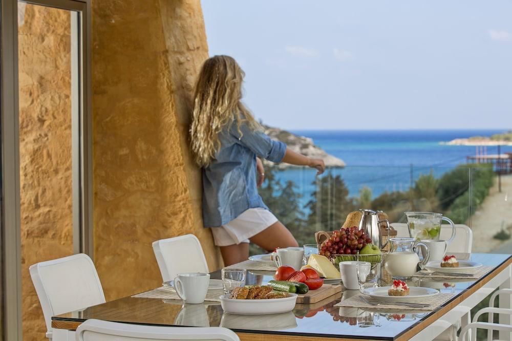 Olea Villas - Infinity Pool, Hot Tub, Sea Views Marathi  Dış mekan fotoğraf